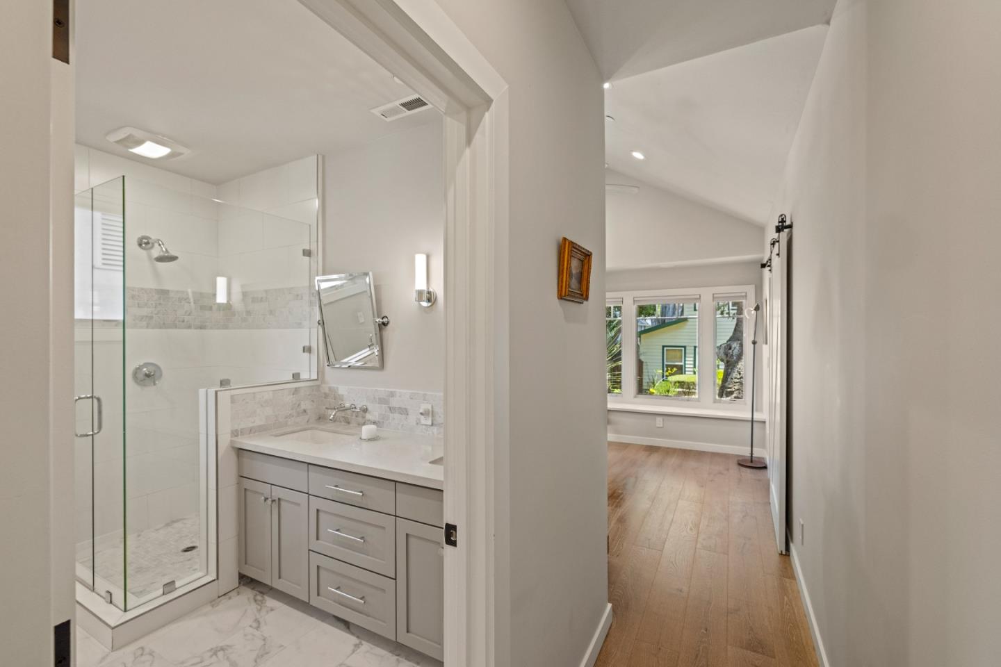 Detail Gallery Image 11 of 29 For 222 Wood St, Pacific Grove,  CA 93950 - 2 Beds | 2 Baths