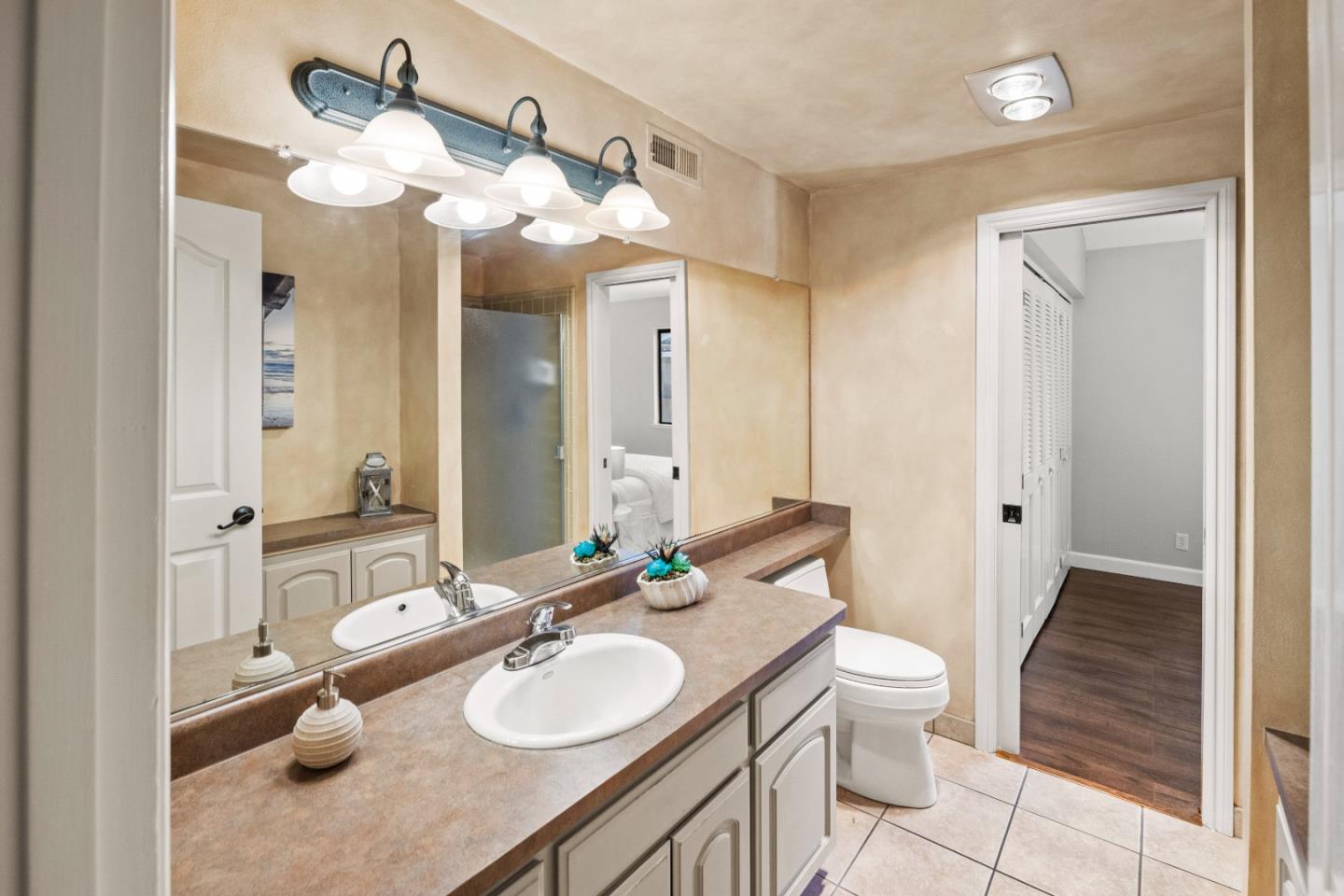 Detail Gallery Image 15 of 25 For 22820 Bravo Pl, Salinas,  CA 93908 - 4 Beds | 3 Baths