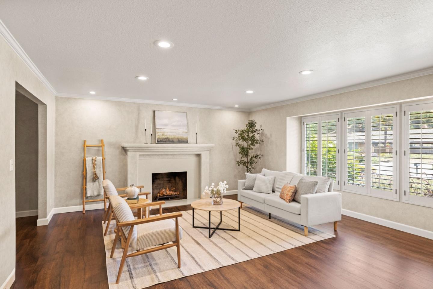 Detail Gallery Image 4 of 25 For 22820 Bravo Pl, Salinas,  CA 93908 - 4 Beds | 3 Baths