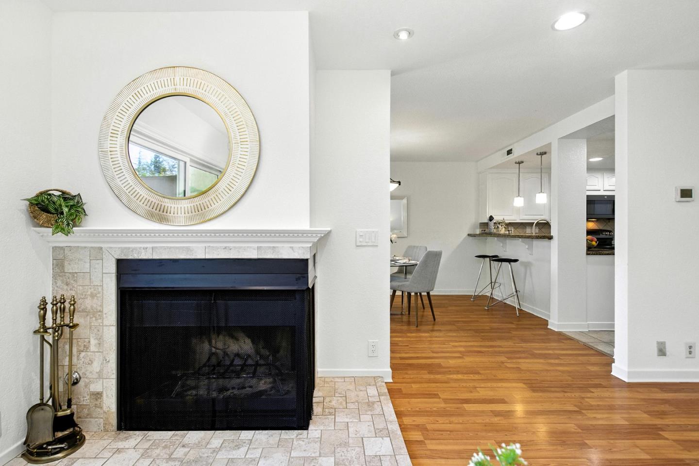 Detail Gallery Image 10 of 66 For 3585 Flint Creek Dr, San Jose,  CA 95148 - 2 Beds | 2/1 Baths