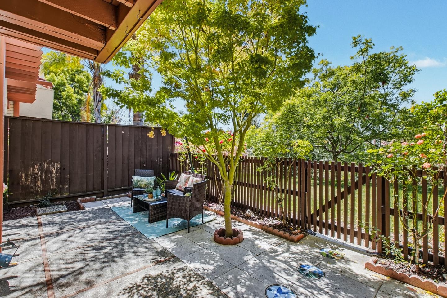 Detail Gallery Image 13 of 66 For 3585 Flint Creek Dr, San Jose,  CA 95148 - 2 Beds | 2/1 Baths
