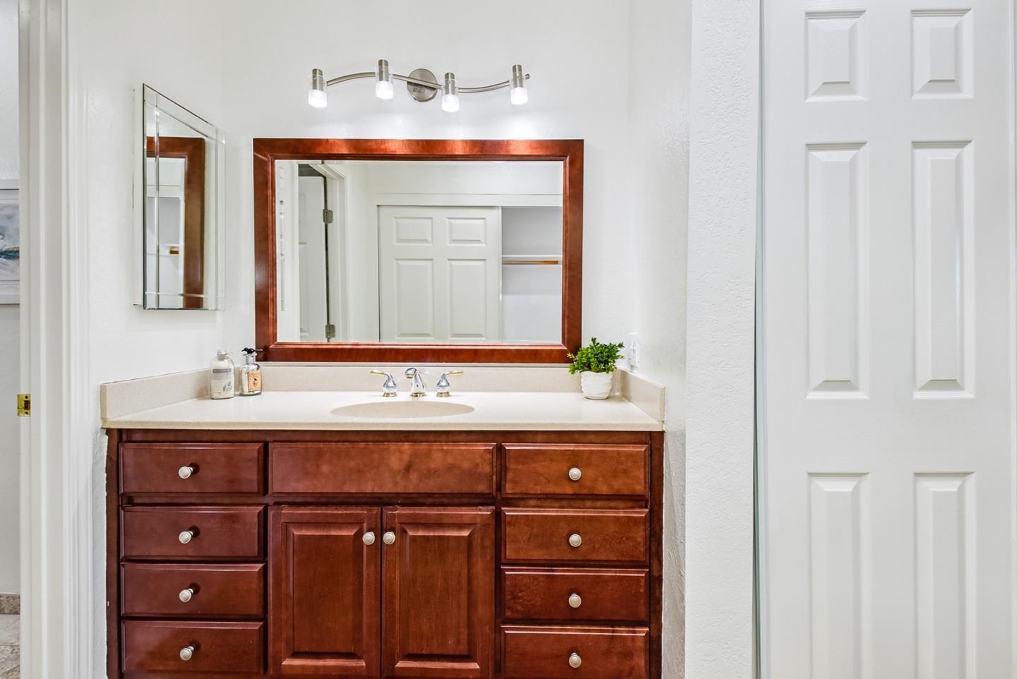 Detail Gallery Image 32 of 66 For 3585 Flint Creek Dr, San Jose,  CA 95148 - 2 Beds | 2/1 Baths