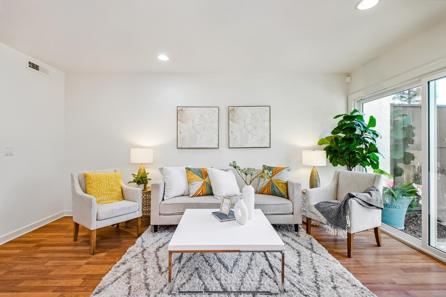 Detail Gallery Image 6 of 66 For 3585 Flint Creek Dr, San Jose,  CA 95148 - 2 Beds | 2/1 Baths