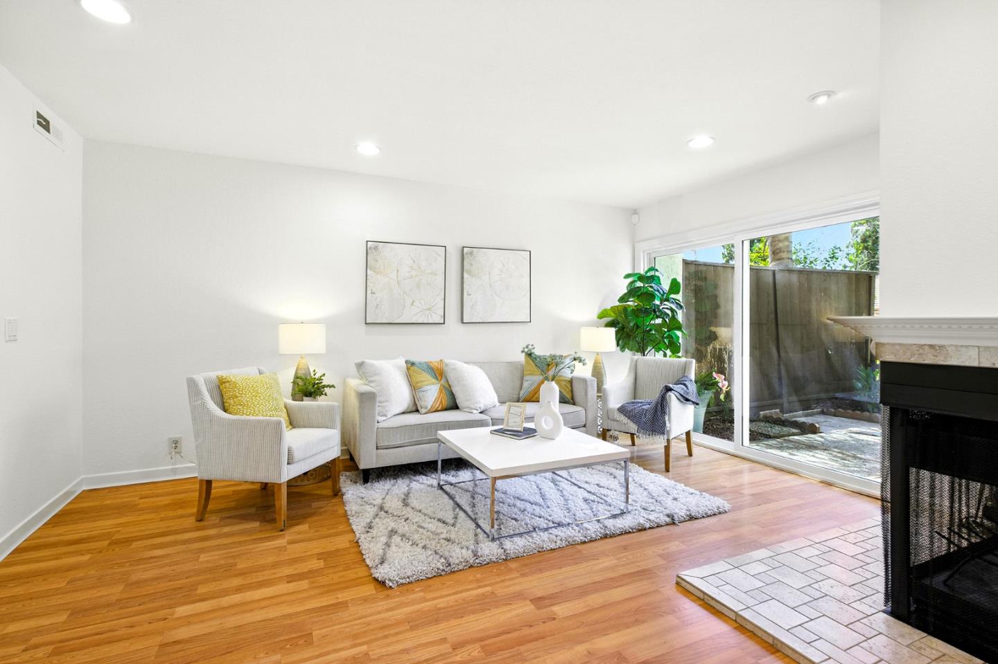 Detail Gallery Image 7 of 66 For 3585 Flint Creek Dr, San Jose,  CA 95148 - 2 Beds | 2/1 Baths