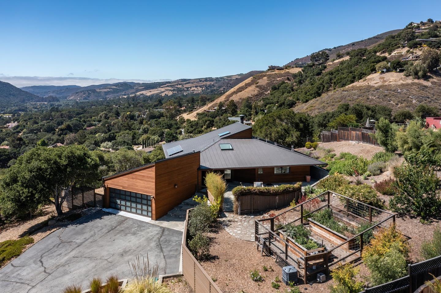 Detail Gallery Image 4 of 40 For 265 Nido Way, Carmel Valley,  CA 93924 - 2 Beds | 2 Baths