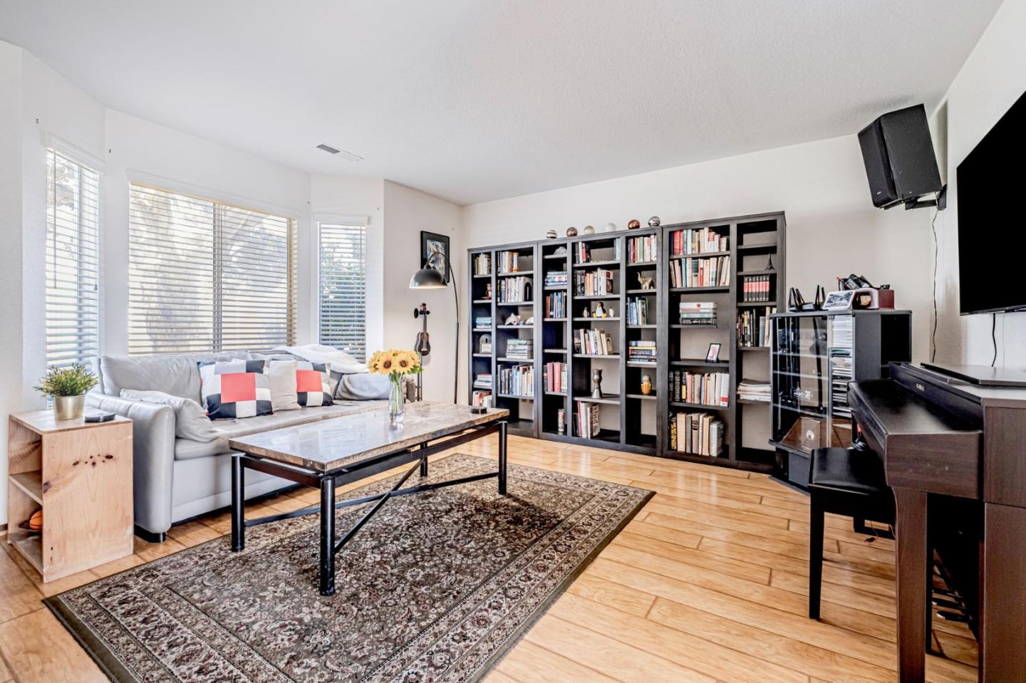 Detail Gallery Image 4 of 30 For 3975 Bramble Ln #C,  Santa Cruz,  CA 95062 - 2 Beds | 2/1 Baths