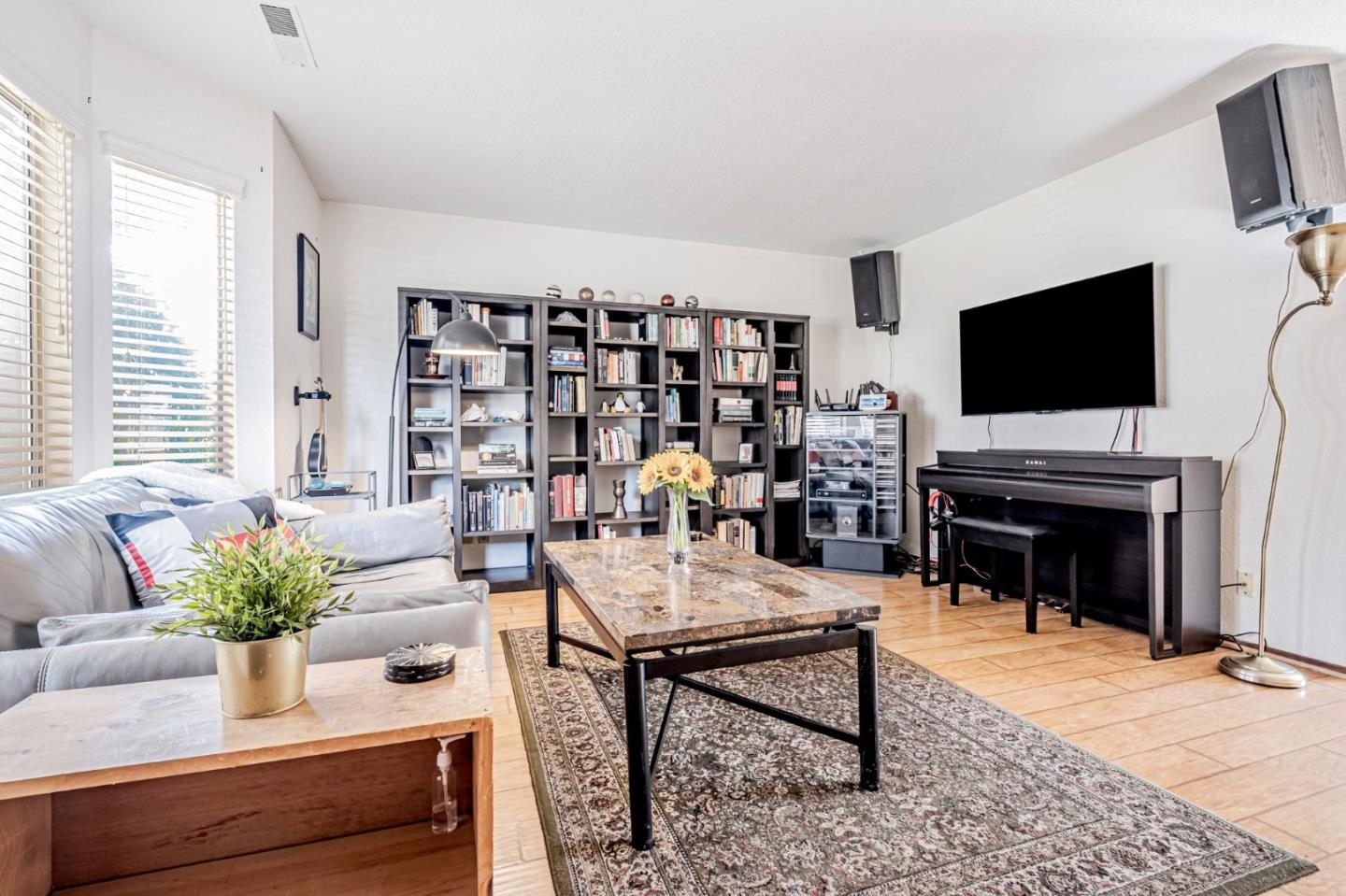 Detail Gallery Image 5 of 30 For 3975 Bramble Ln #C,  Santa Cruz,  CA 95062 - 2 Beds | 2/1 Baths