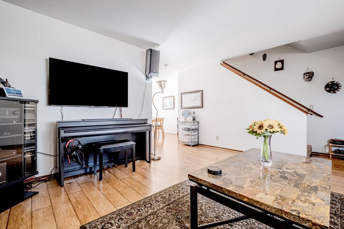 Detail Gallery Image 6 of 30 For 3975 Bramble Ln #C,  Santa Cruz,  CA 95062 - 2 Beds | 2/1 Baths