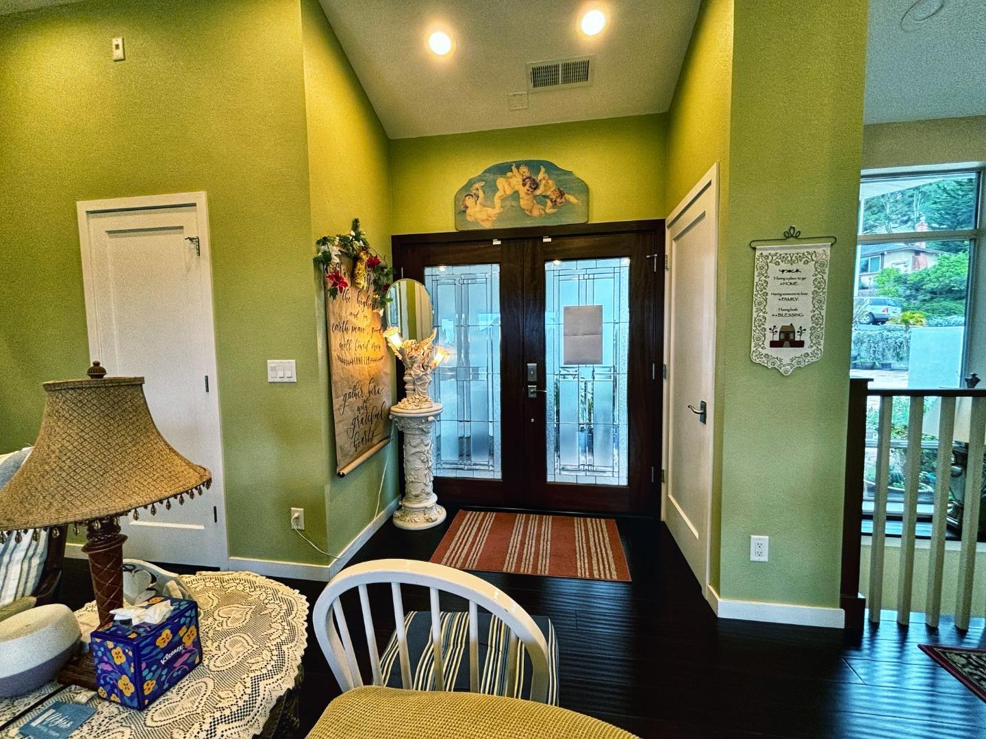 Detail Gallery Image 18 of 51 For 2612 Hallmark Dr, Belmont,  CA 94002 - 5 Beds | 4/1 Baths