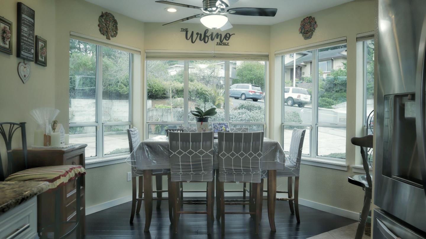 Detail Gallery Image 19 of 51 For 2612 Hallmark Dr, Belmont,  CA 94002 - 5 Beds | 4/1 Baths