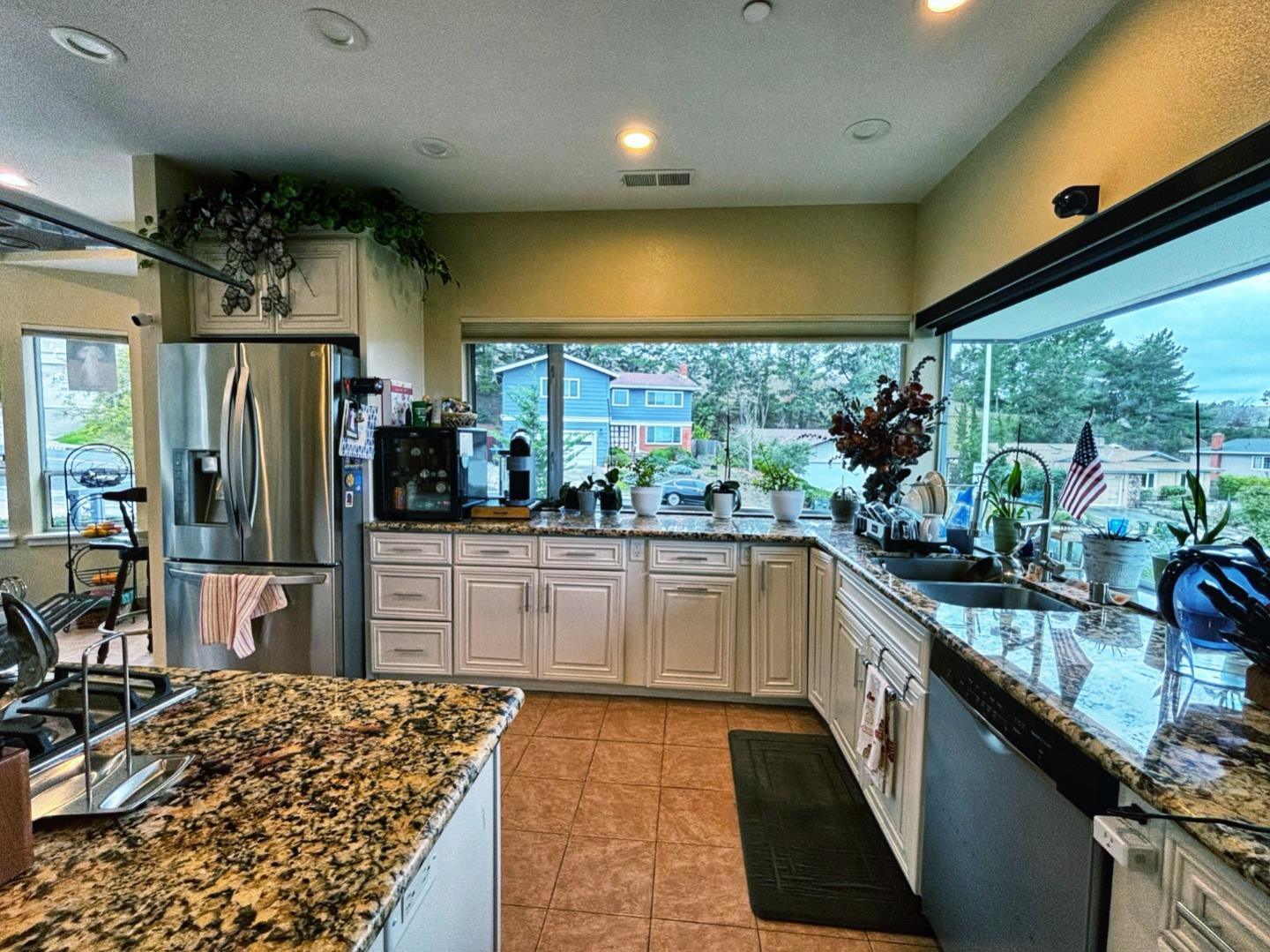 Detail Gallery Image 20 of 51 For 2612 Hallmark Dr, Belmont,  CA 94002 - 5 Beds | 4/1 Baths