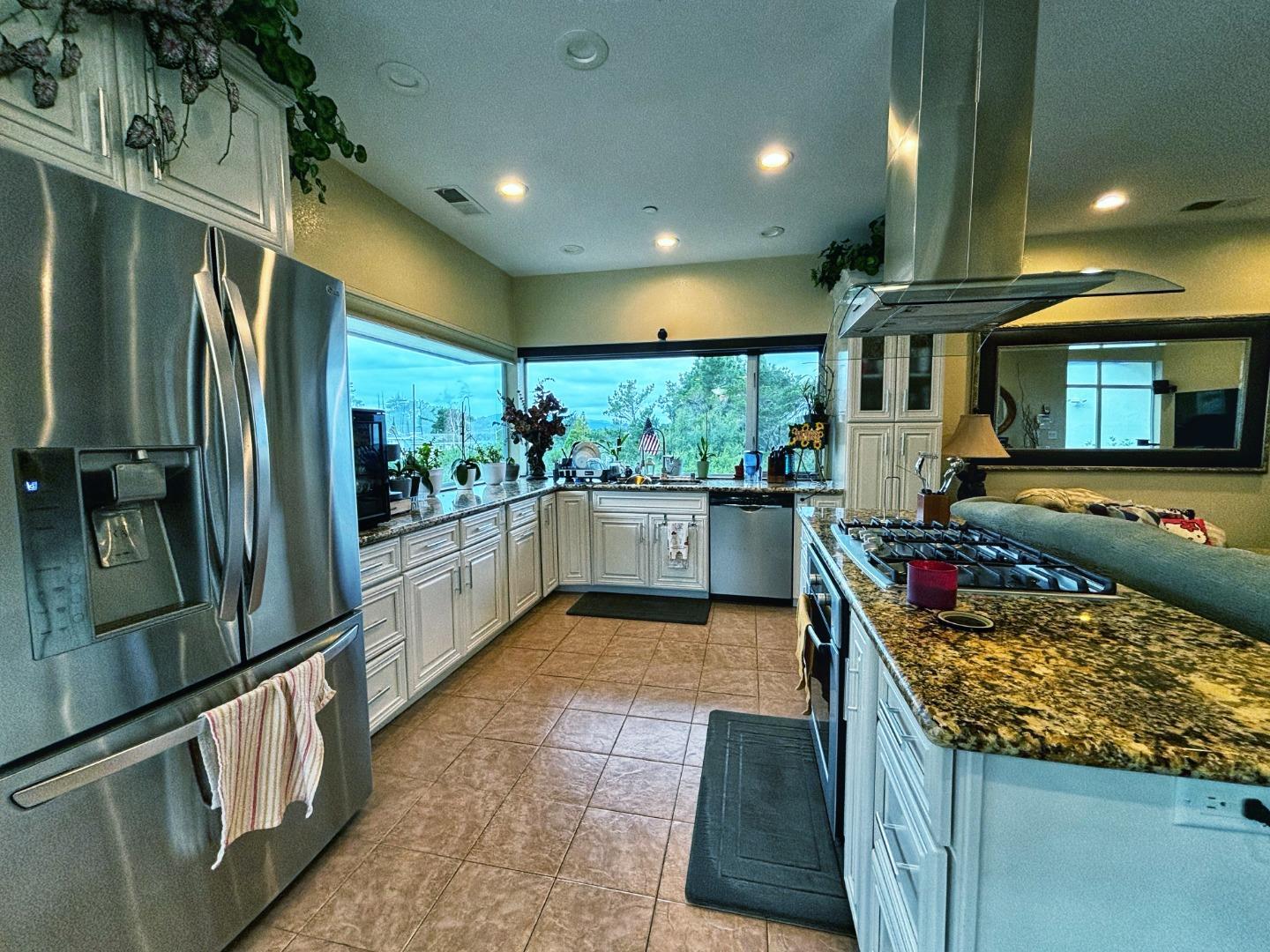 Detail Gallery Image 22 of 51 For 2612 Hallmark Dr, Belmont,  CA 94002 - 5 Beds | 4/1 Baths