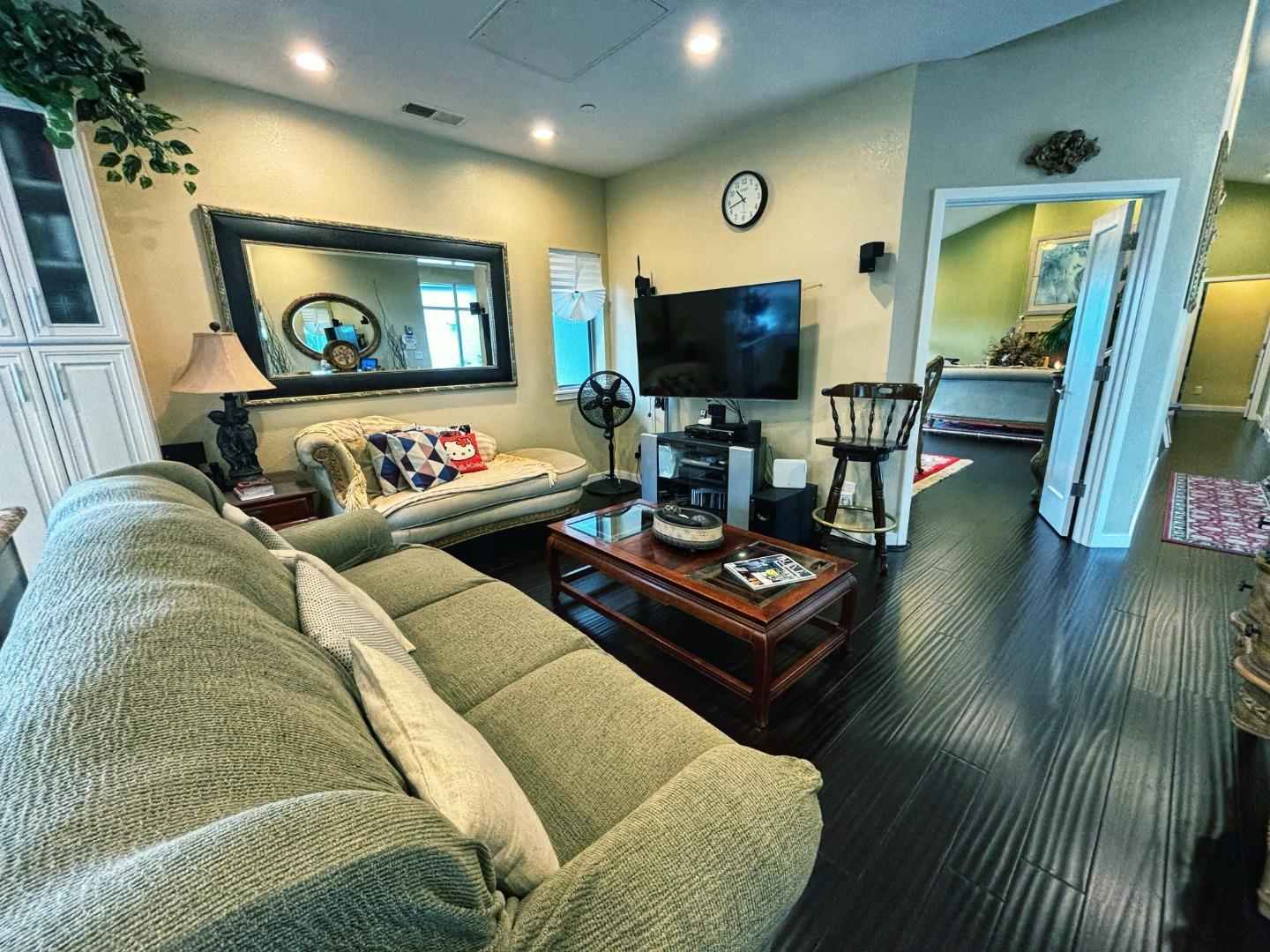 Detail Gallery Image 23 of 51 For 2612 Hallmark Dr, Belmont,  CA 94002 - 5 Beds | 4/1 Baths