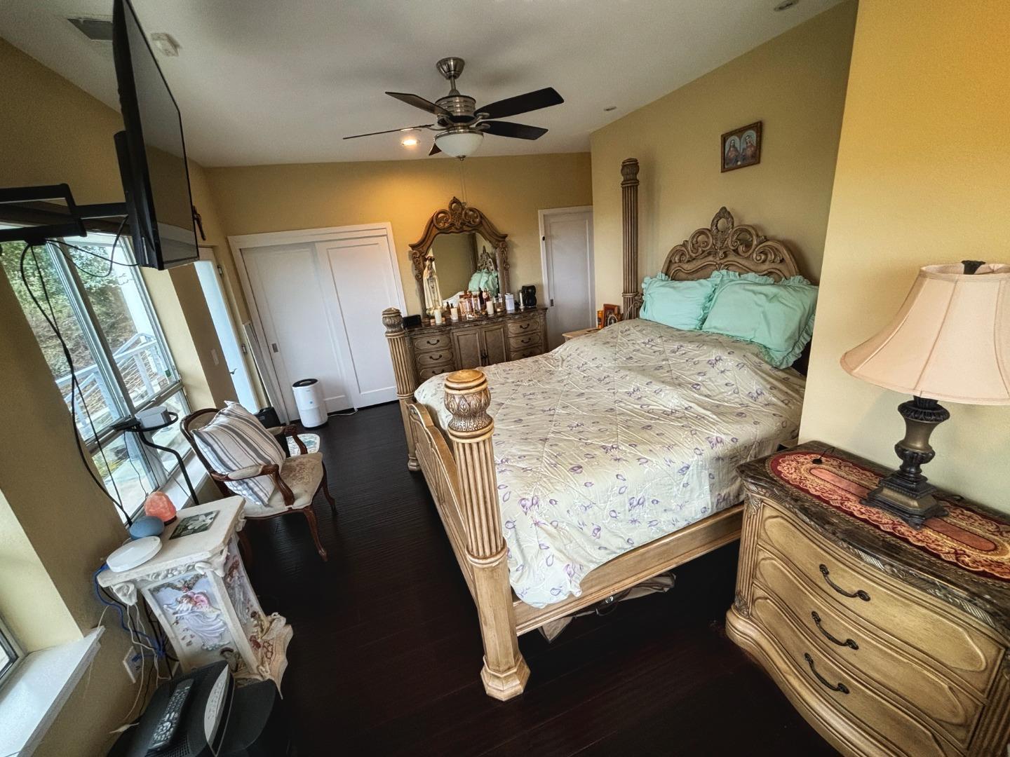 Detail Gallery Image 32 of 51 For 2612 Hallmark Dr, Belmont,  CA 94002 - 5 Beds | 4/1 Baths