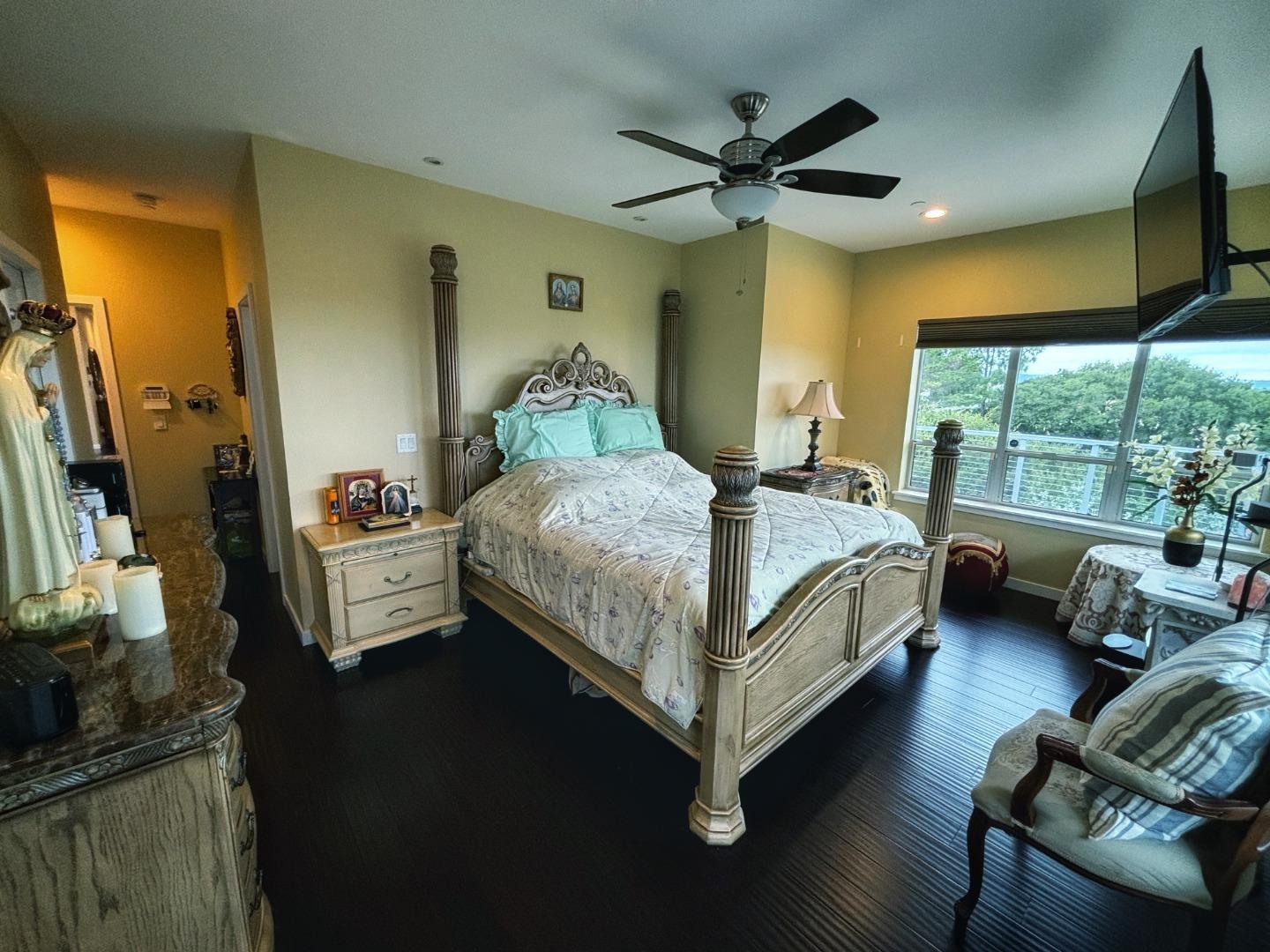 Detail Gallery Image 33 of 51 For 2612 Hallmark Dr, Belmont,  CA 94002 - 5 Beds | 4/1 Baths