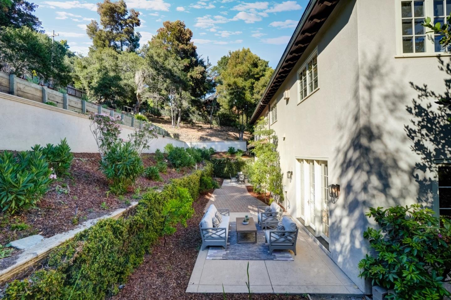 Detail Gallery Image 106 of 129 For 2855 Churchill Dr, Hillsborough,  CA 94010 - 5 Beds | 5/1 Baths