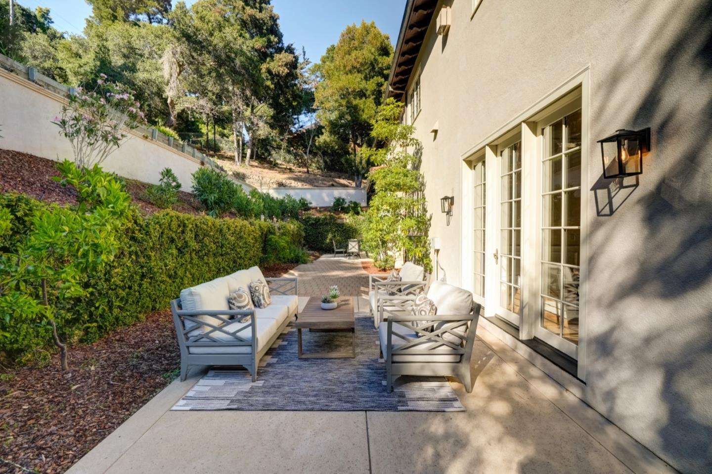 Detail Gallery Image 109 of 129 For 2855 Churchill Dr, Hillsborough,  CA 94010 - 5 Beds | 5/1 Baths