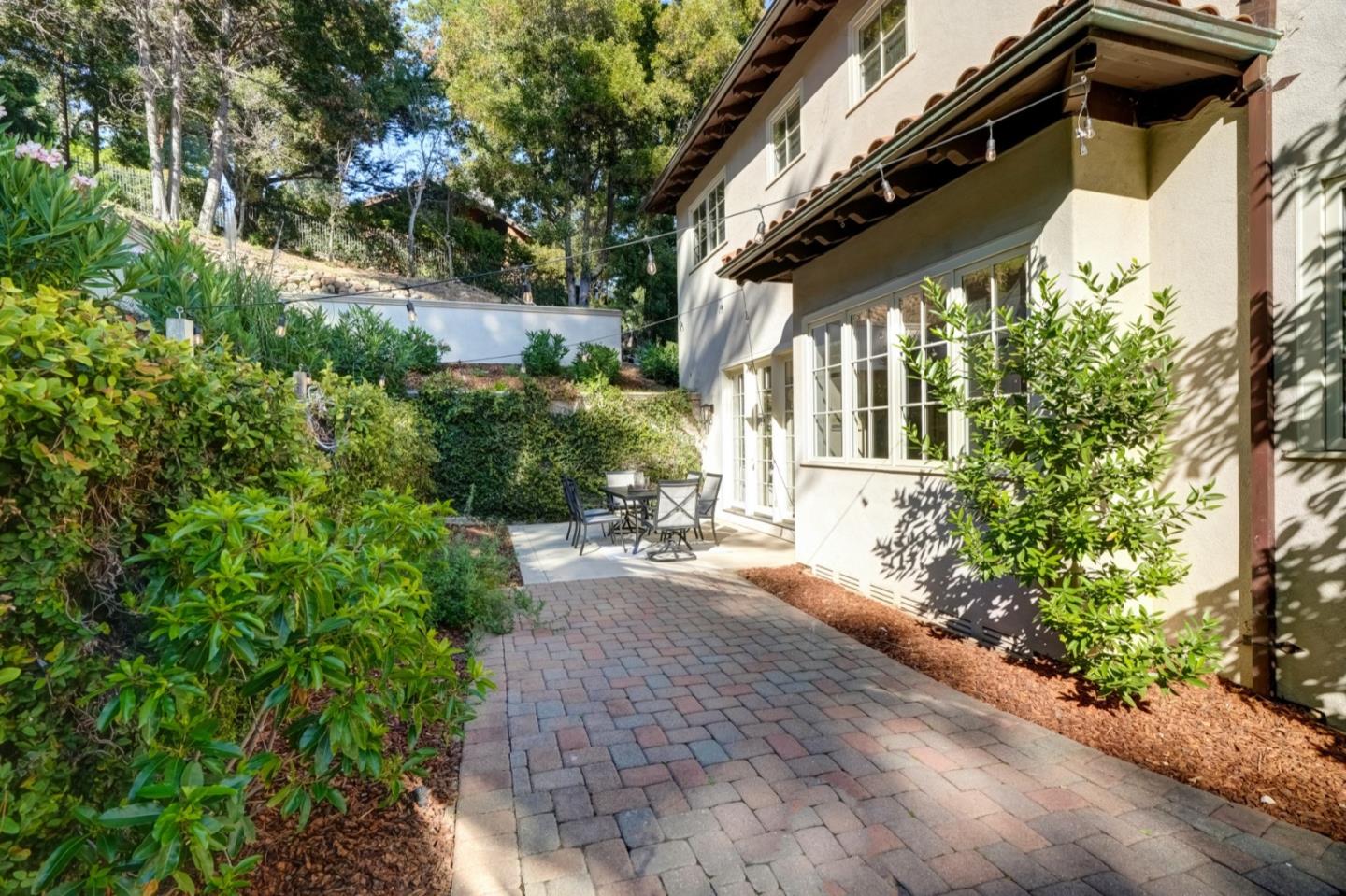 Detail Gallery Image 111 of 129 For 2855 Churchill Dr, Hillsborough,  CA 94010 - 5 Beds | 5/1 Baths