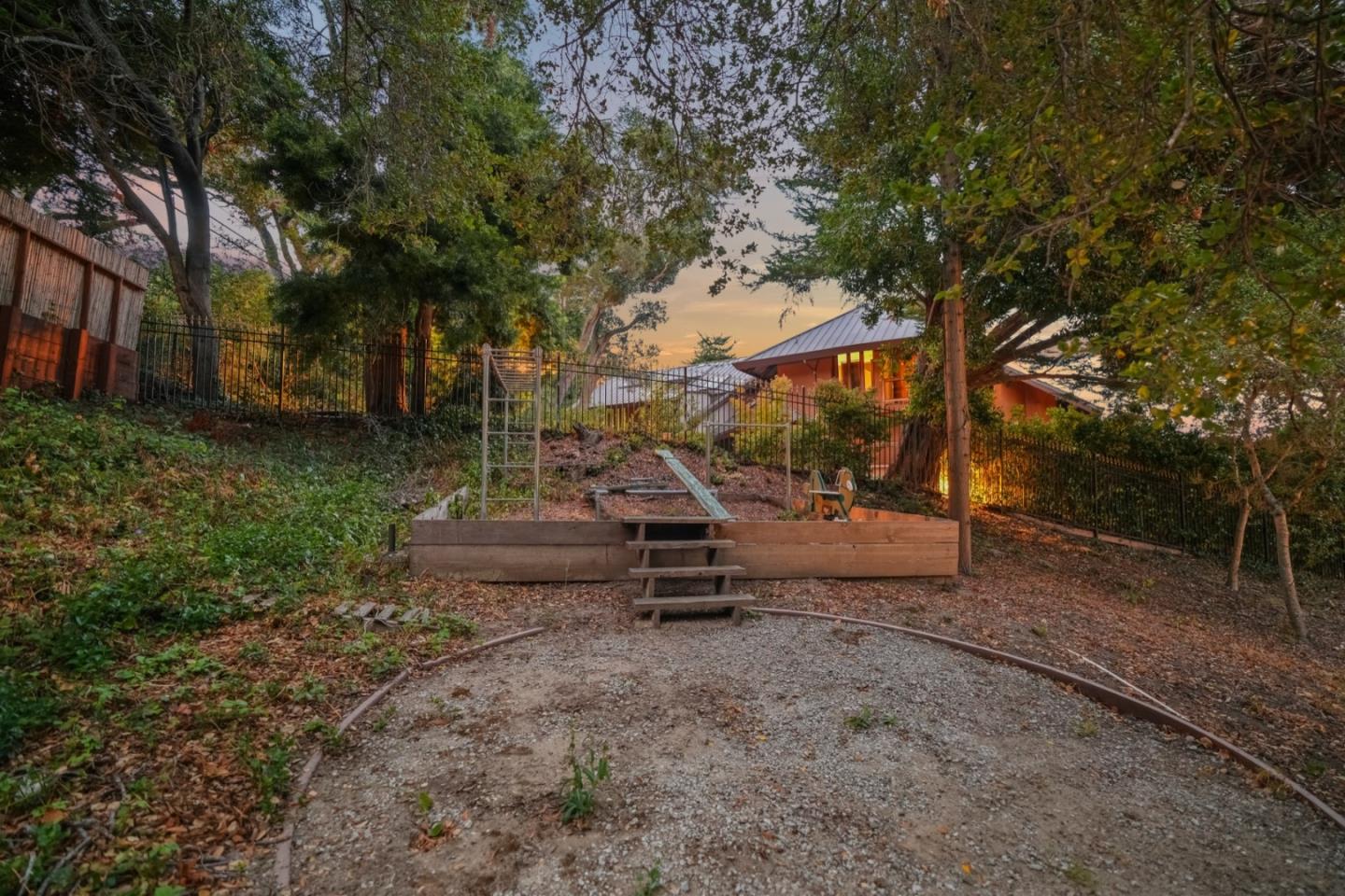 Detail Gallery Image 118 of 129 For 2855 Churchill Dr, Hillsborough,  CA 94010 - 5 Beds | 5/1 Baths