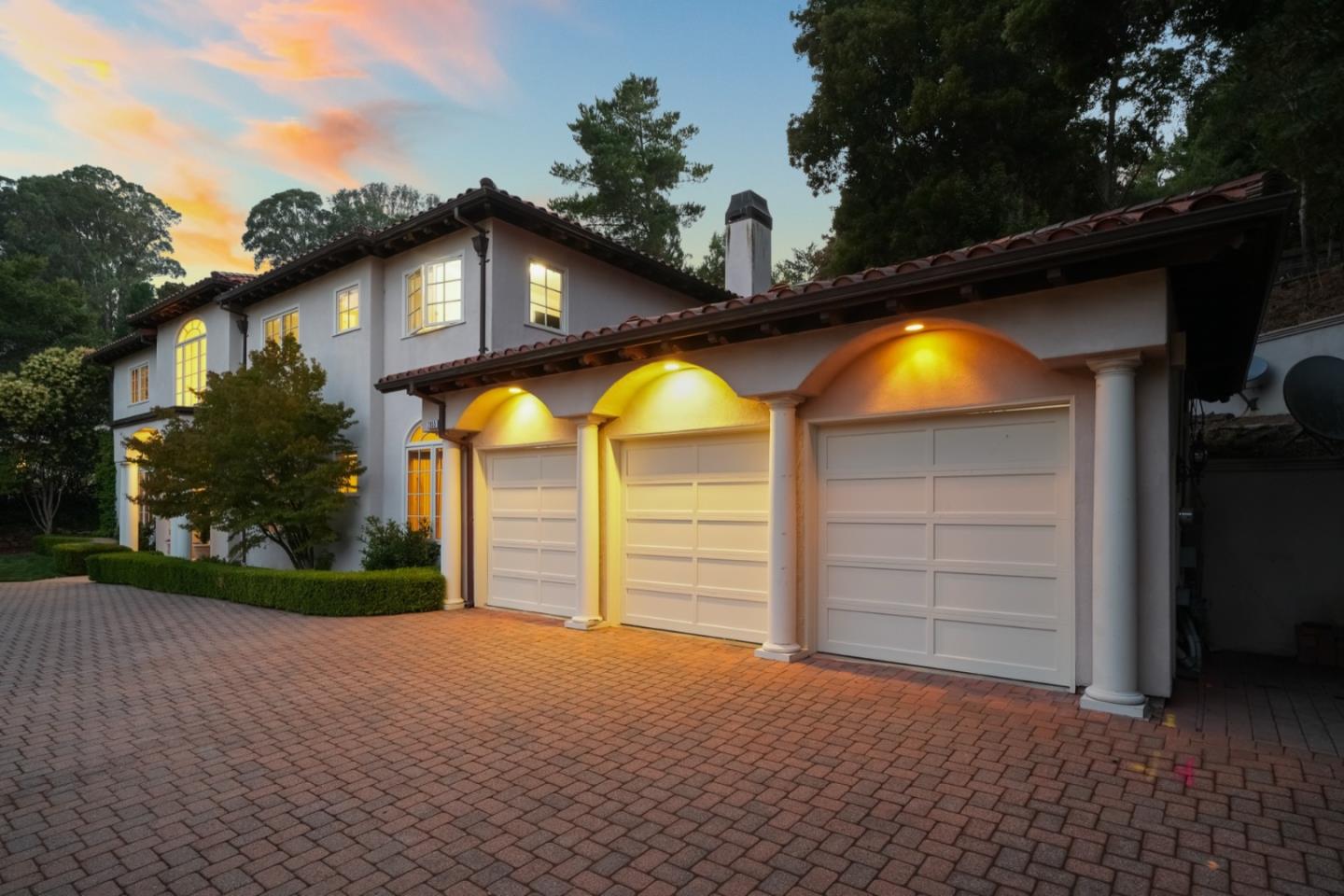 Detail Gallery Image 2 of 129 For 2855 Churchill Dr, Hillsborough,  CA 94010 - 5 Beds | 5/1 Baths