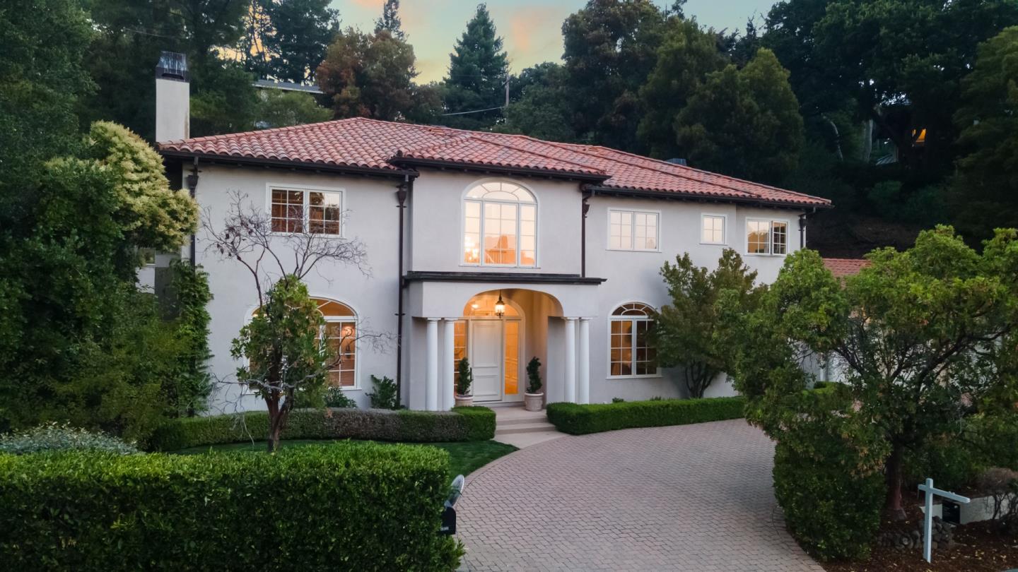 Detail Gallery Image 3 of 129 For 2855 Churchill Dr, Hillsborough,  CA 94010 - 5 Beds | 5/1 Baths