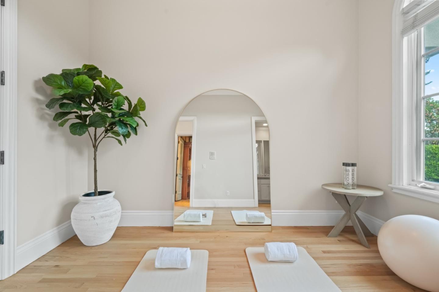 Detail Gallery Image 30 of 129 For 2855 Churchill Dr, Hillsborough,  CA 94010 - 5 Beds | 5/1 Baths