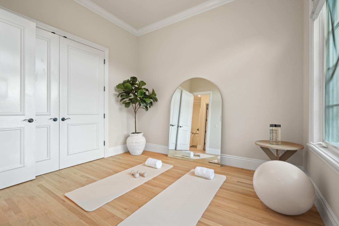 Detail Gallery Image 31 of 129 For 2855 Churchill Dr, Hillsborough,  CA 94010 - 5 Beds | 5/1 Baths