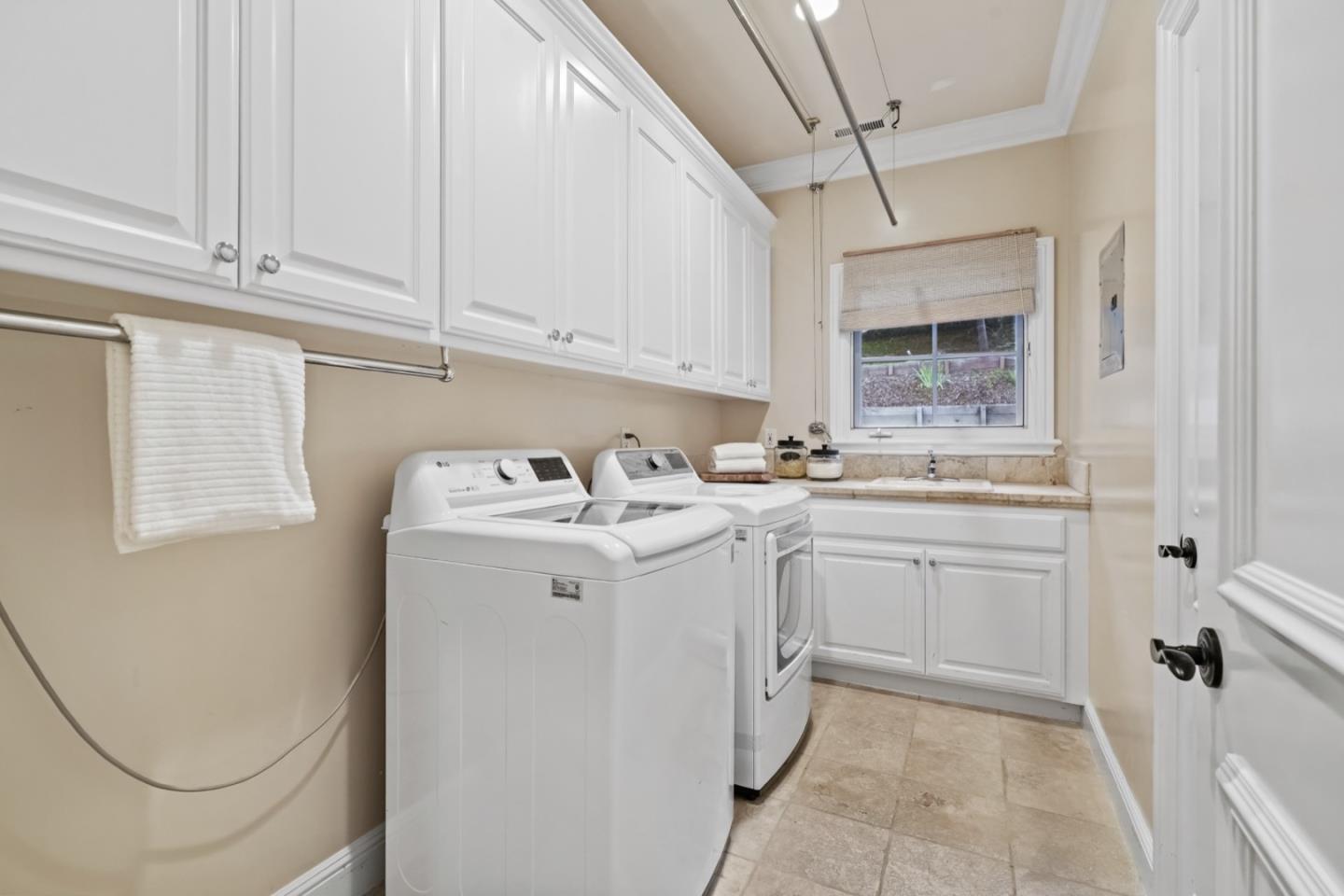 Detail Gallery Image 65 of 129 For 2855 Churchill Dr, Hillsborough,  CA 94010 - 5 Beds | 5/1 Baths