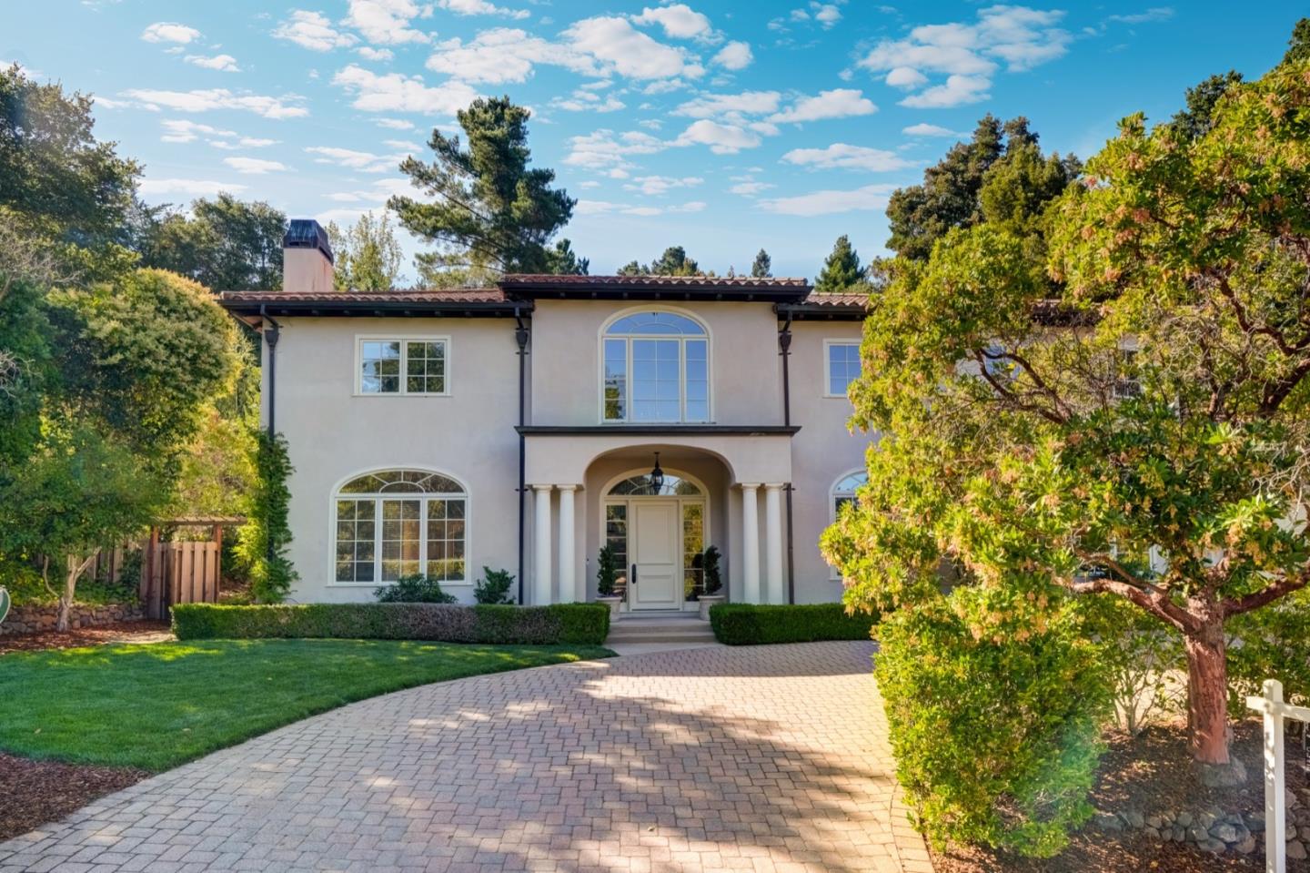 Detail Gallery Image 7 of 129 For 2855 Churchill Dr, Hillsborough,  CA 94010 - 5 Beds | 5/1 Baths