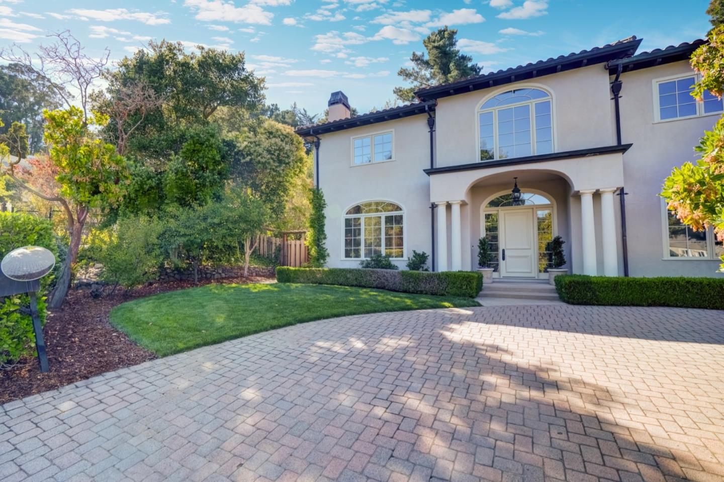 Detail Gallery Image 8 of 129 For 2855 Churchill Dr, Hillsborough,  CA 94010 - 5 Beds | 5/1 Baths