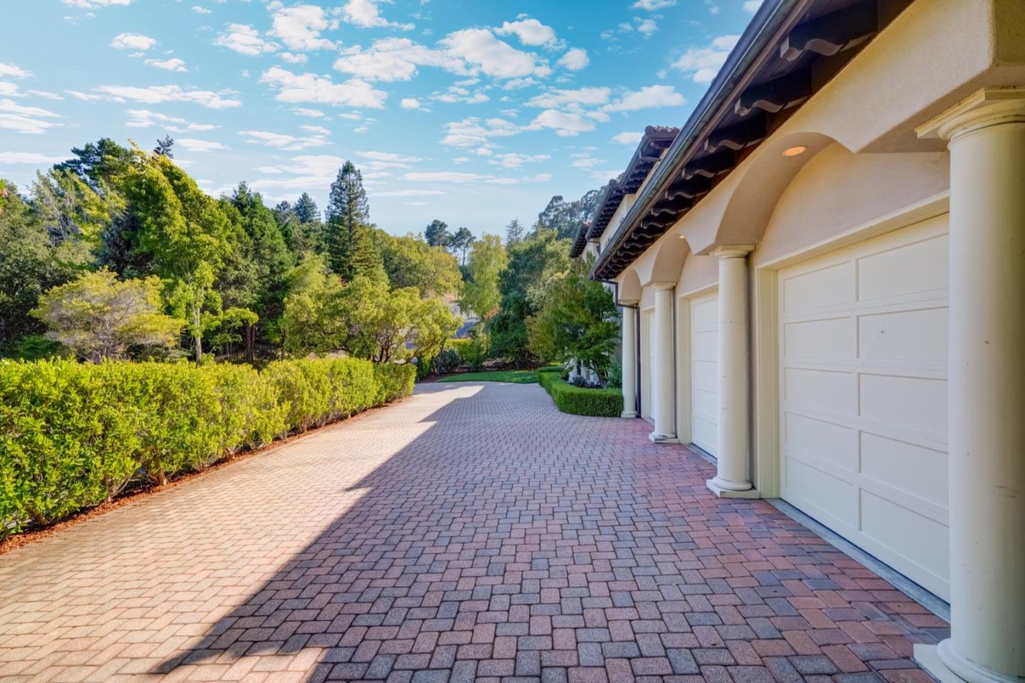 Detail Gallery Image 9 of 129 For 2855 Churchill Dr, Hillsborough,  CA 94010 - 5 Beds | 5/1 Baths