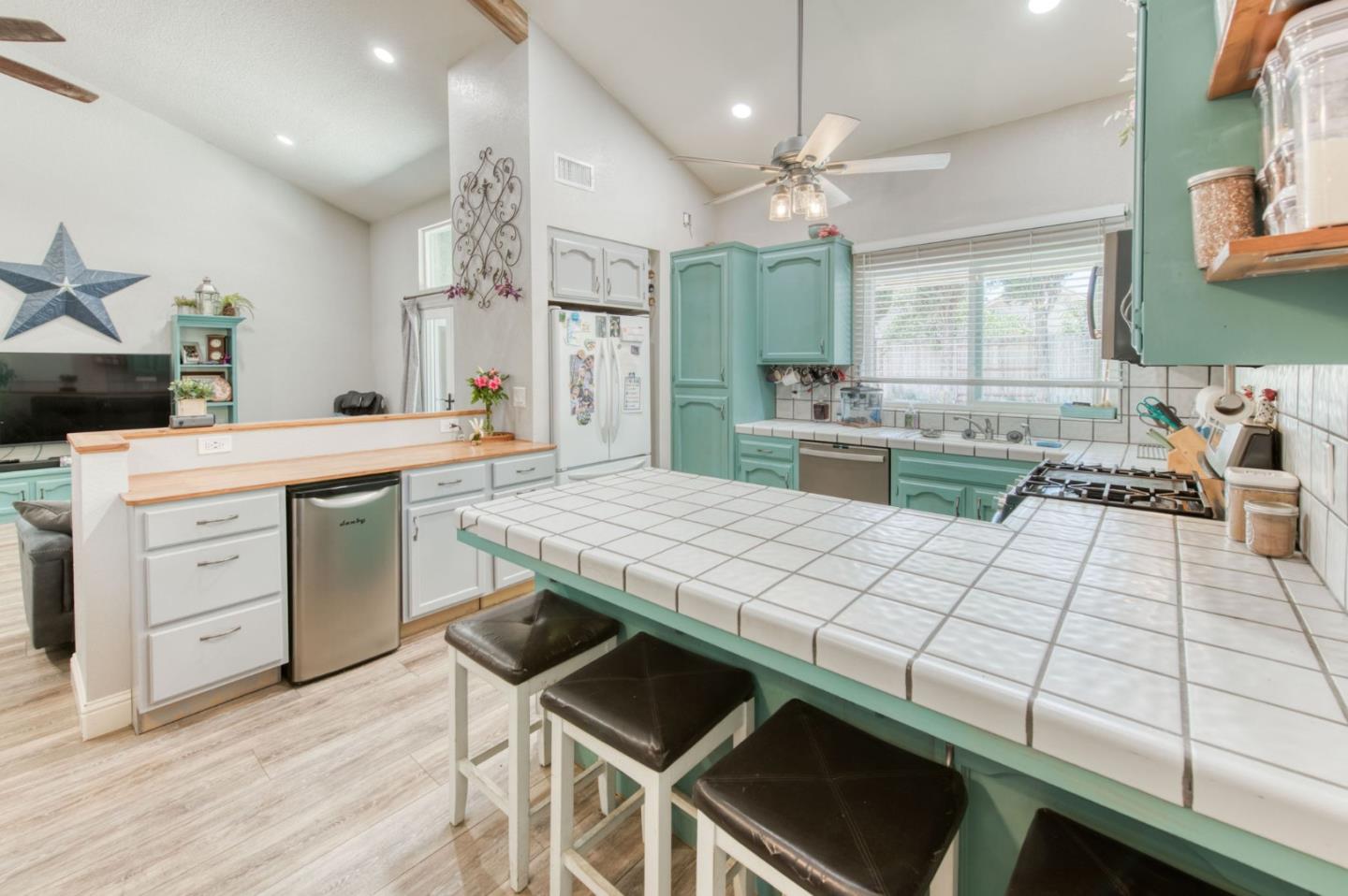 Detail Gallery Image 11 of 33 For 11 Magnolia Ave, Clovis,  CA 93611 - 4 Beds | 2 Baths