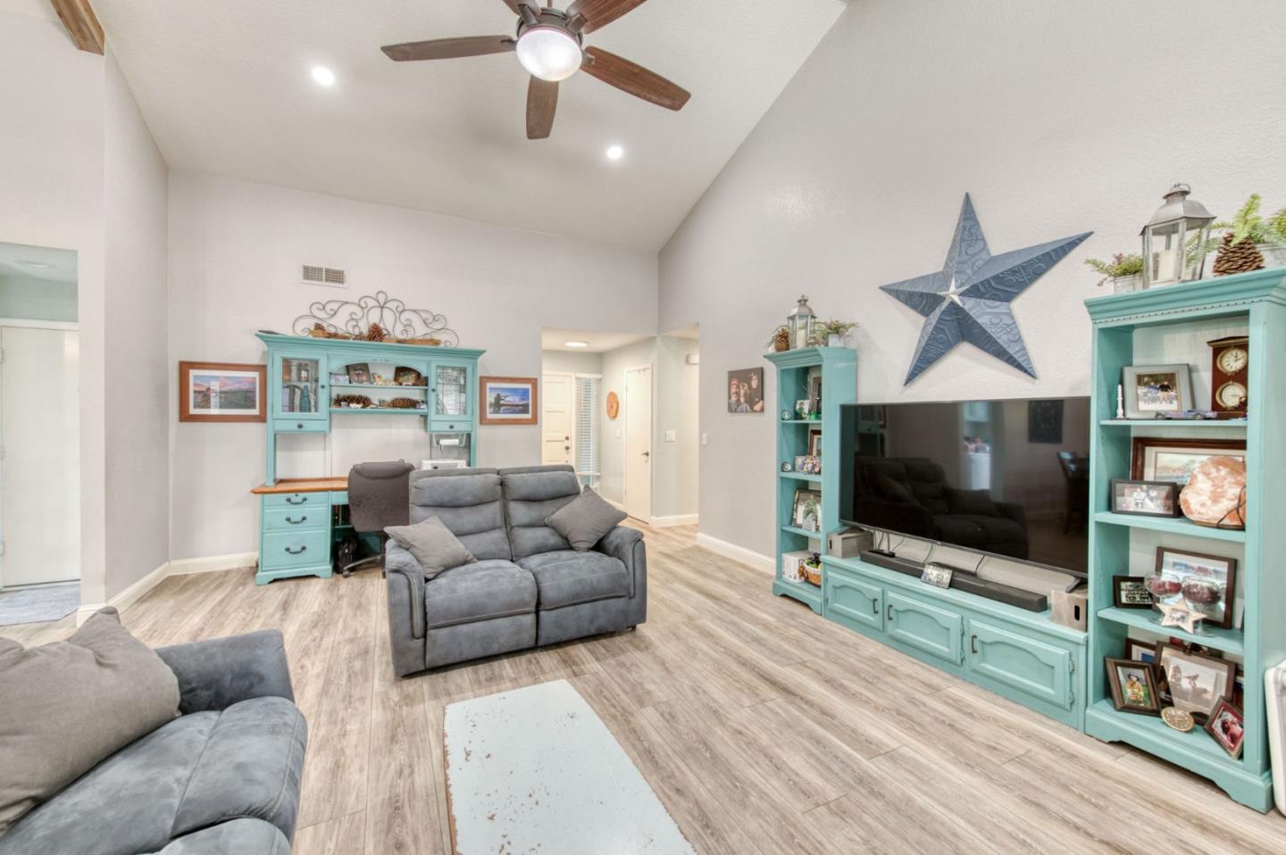 Detail Gallery Image 14 of 33 For 11 Magnolia Ave, Clovis,  CA 93611 - 4 Beds | 2 Baths