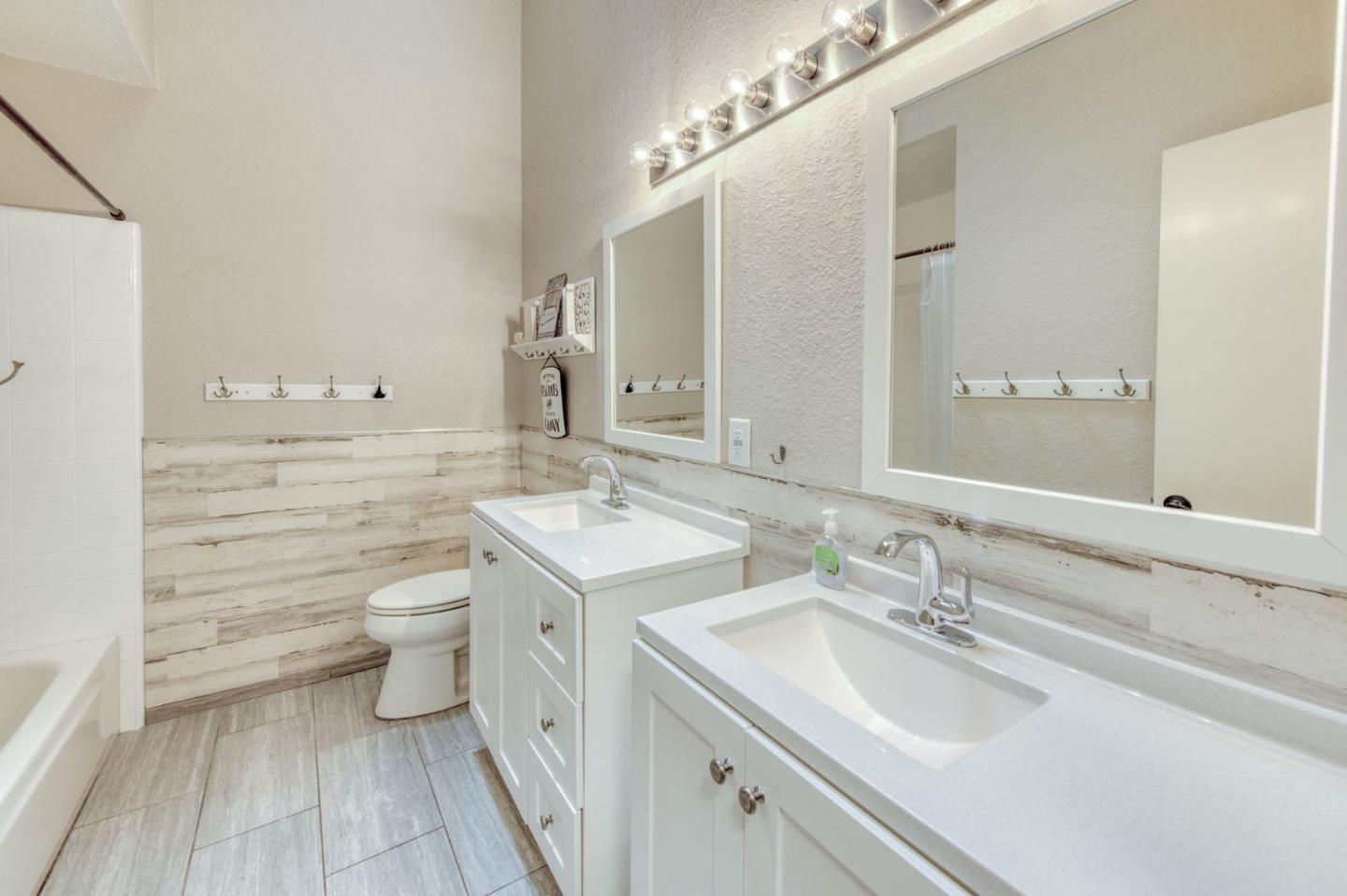 Detail Gallery Image 15 of 33 For 11 Magnolia Ave, Clovis,  CA 93611 - 4 Beds | 2 Baths