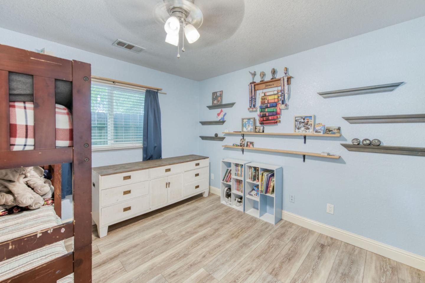 Detail Gallery Image 18 of 33 For 11 Magnolia Ave, Clovis,  CA 93611 - 4 Beds | 2 Baths