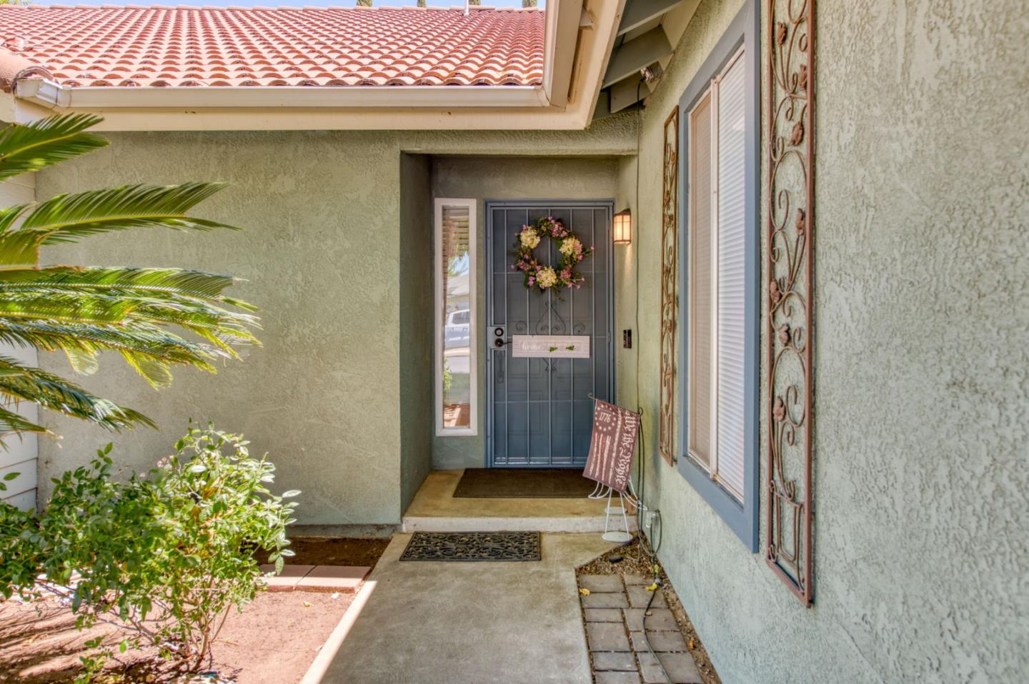 Detail Gallery Image 5 of 33 For 11 Magnolia Ave, Clovis,  CA 93611 - 4 Beds | 2 Baths