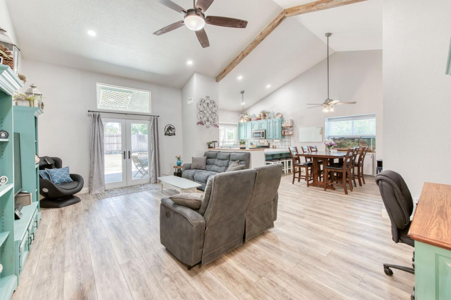 Detail Gallery Image 6 of 33 For 11 Magnolia Ave, Clovis,  CA 93611 - 4 Beds | 2 Baths