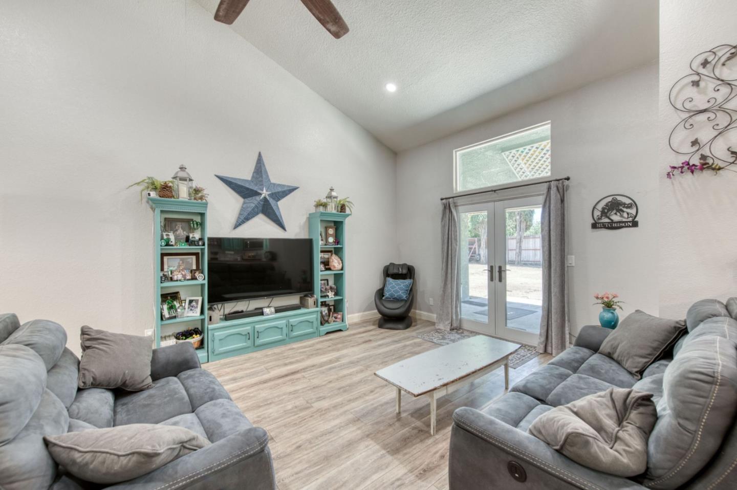 Detail Gallery Image 8 of 33 For 11 Magnolia Ave, Clovis,  CA 93611 - 4 Beds | 2 Baths