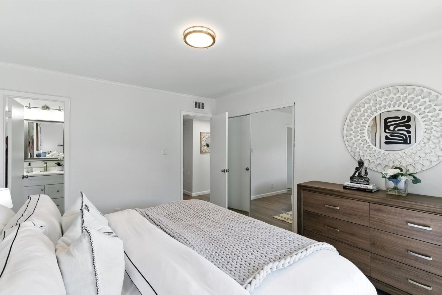 Detail Gallery Image 11 of 40 For 3015 Los Prados St #109,  San Mateo,  CA 94403 - 2 Beds | 2 Baths