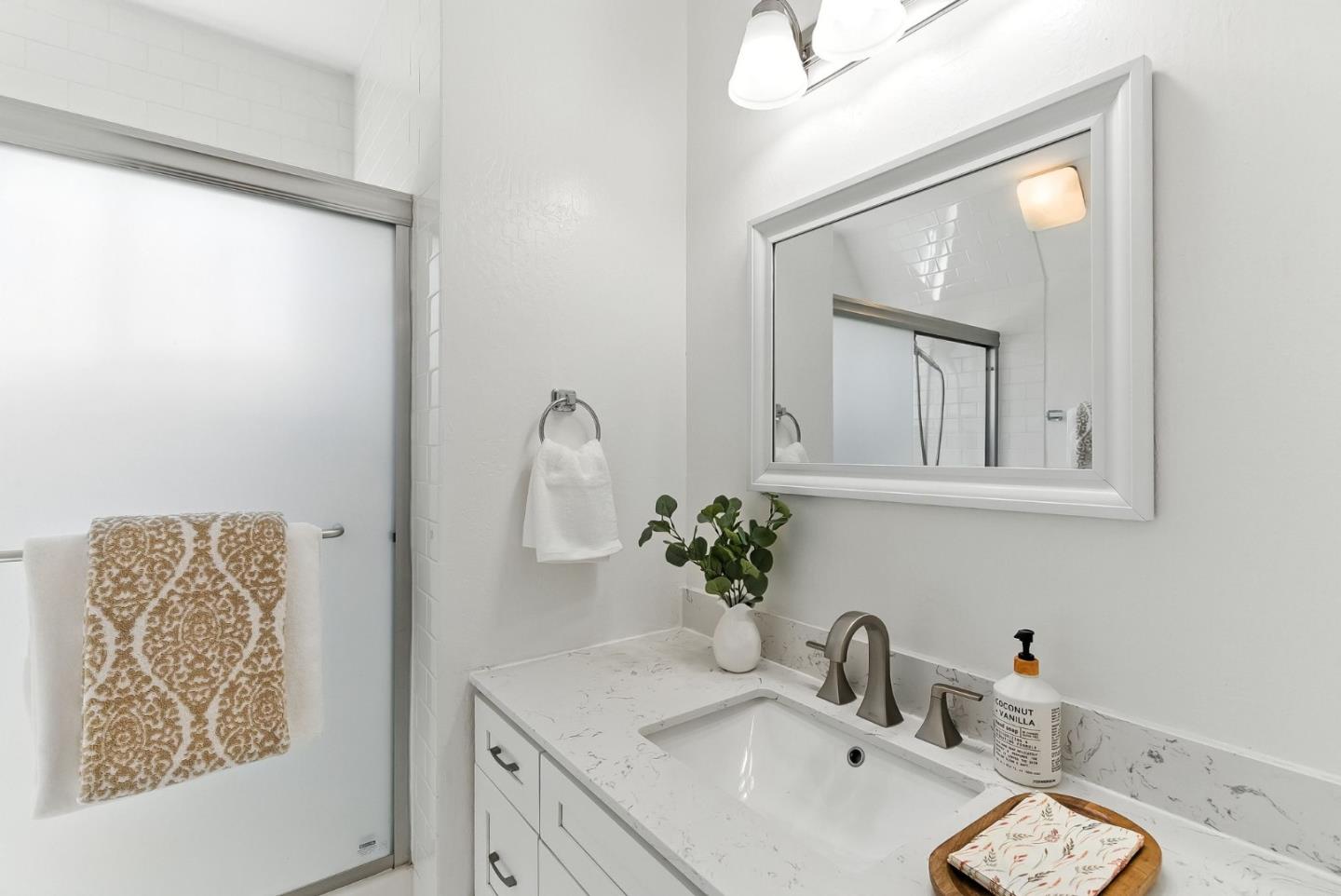 Detail Gallery Image 18 of 40 For 3015 Los Prados St #109,  San Mateo,  CA 94403 - 2 Beds | 2 Baths