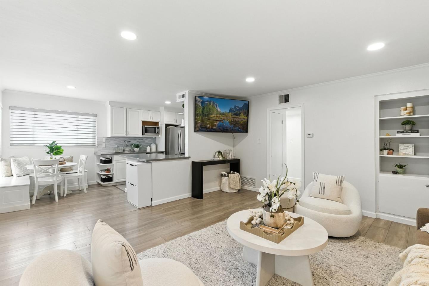 Detail Gallery Image 25 of 40 For 3015 Los Prados St #109,  San Mateo,  CA 94403 - 2 Beds | 2 Baths