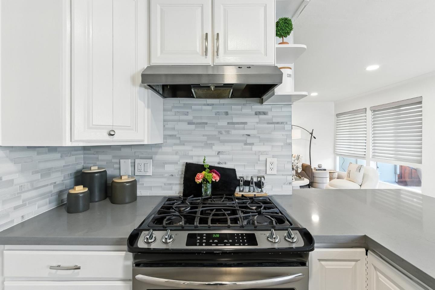 Detail Gallery Image 26 of 40 For 3015 Los Prados St #109,  San Mateo,  CA 94403 - 2 Beds | 2 Baths