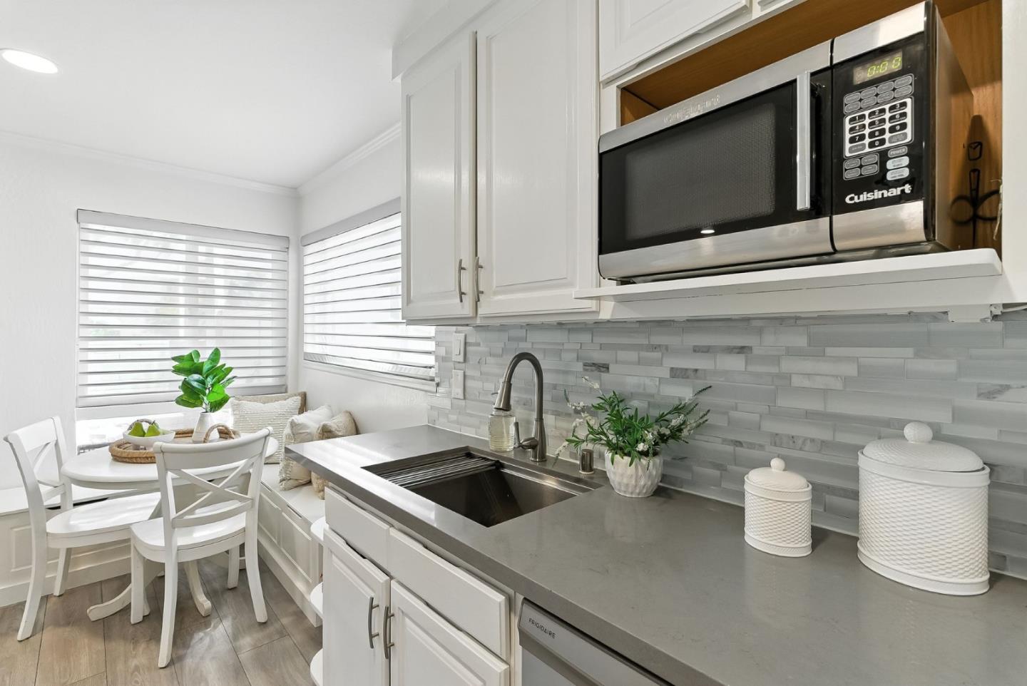 Detail Gallery Image 27 of 40 For 3015 Los Prados St #109,  San Mateo,  CA 94403 - 2 Beds | 2 Baths