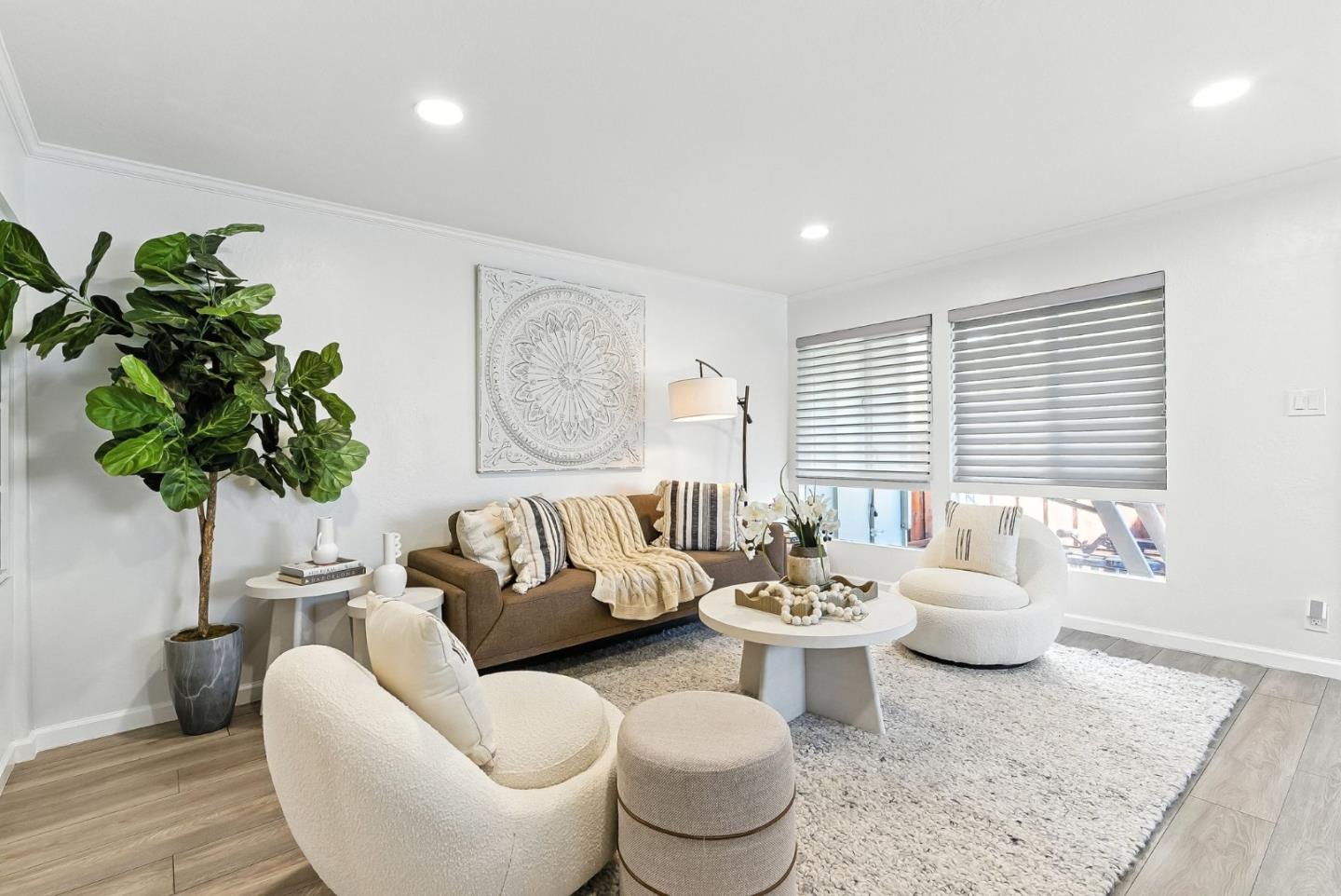 Detail Gallery Image 3 of 40 For 3015 Los Prados St #109,  San Mateo,  CA 94403 - 2 Beds | 2 Baths