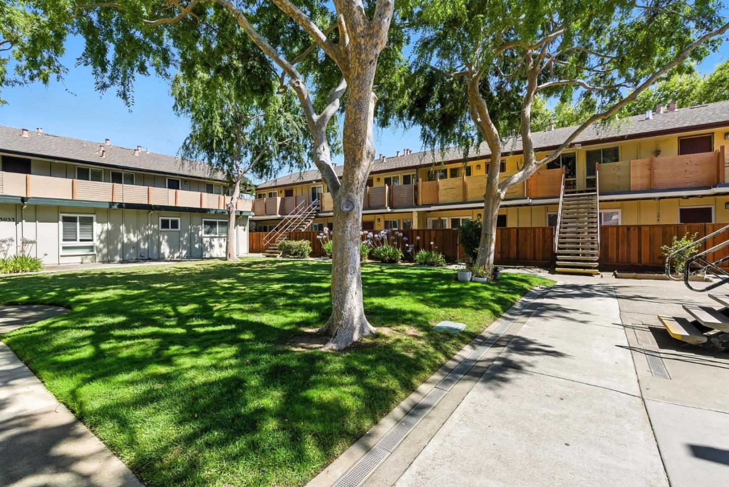 Detail Gallery Image 38 of 40 For 3015 Los Prados St #109,  San Mateo,  CA 94403 - 2 Beds | 2 Baths
