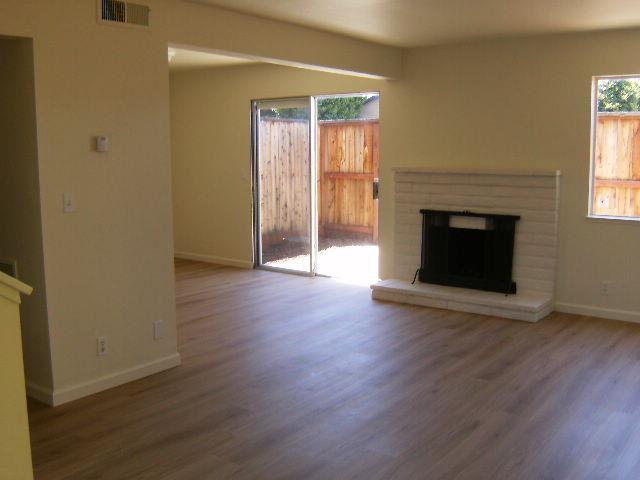 Detail Gallery Image 5 of 32 For 1310 Primavera St #118,  Salinas,  CA 93901 - 2 Beds | 1/1 Baths