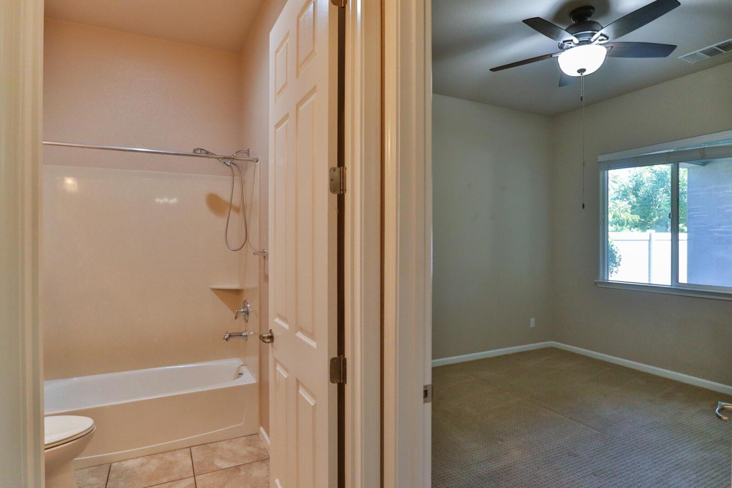 Detail Gallery Image 14 of 107 For 2690 Steeple Run Ln, Manteca,  CA 95336 - 3 Beds | 2 Baths
