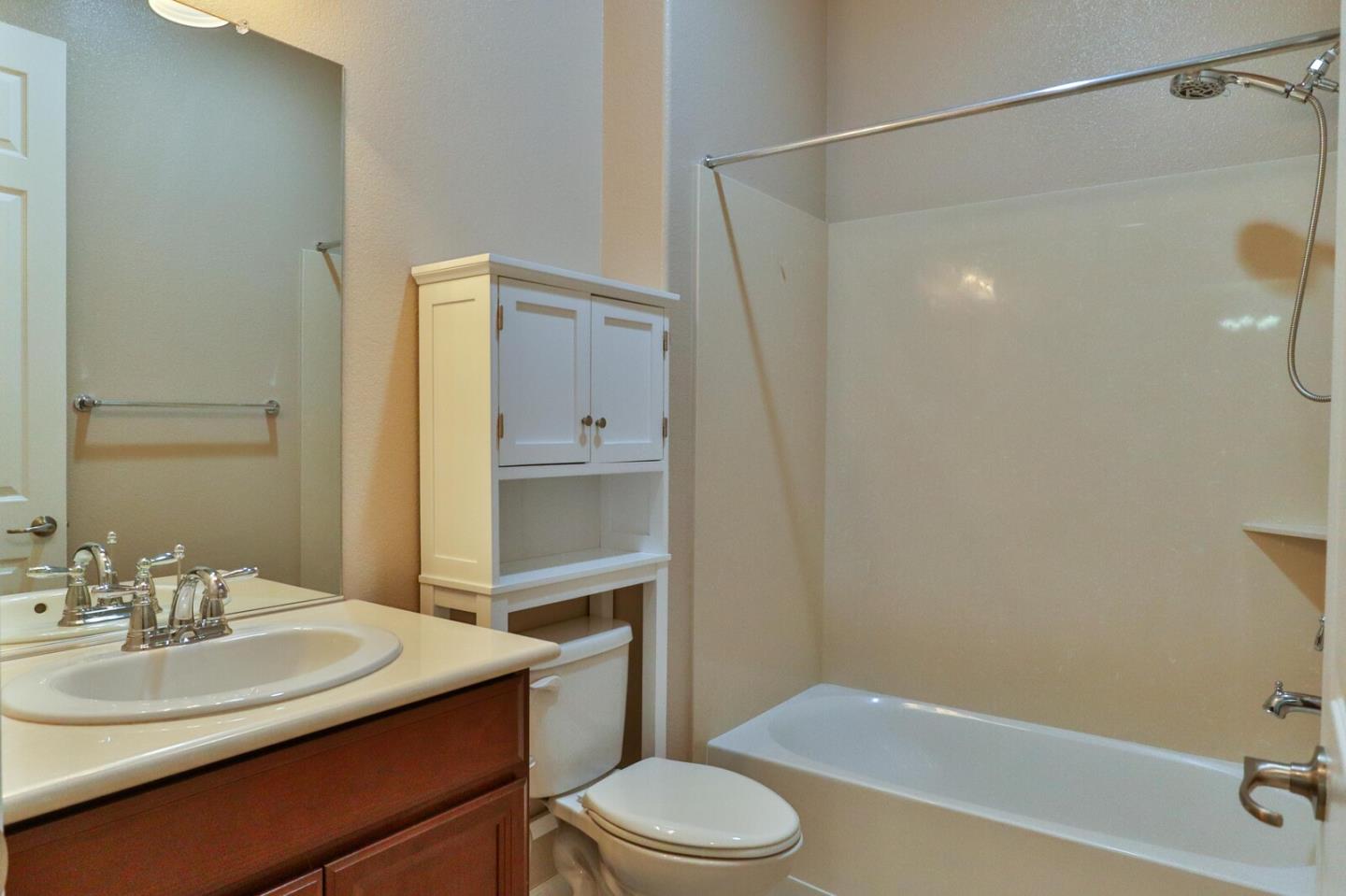 Detail Gallery Image 15 of 107 For 2690 Steeple Run Ln, Manteca,  CA 95336 - 3 Beds | 2 Baths