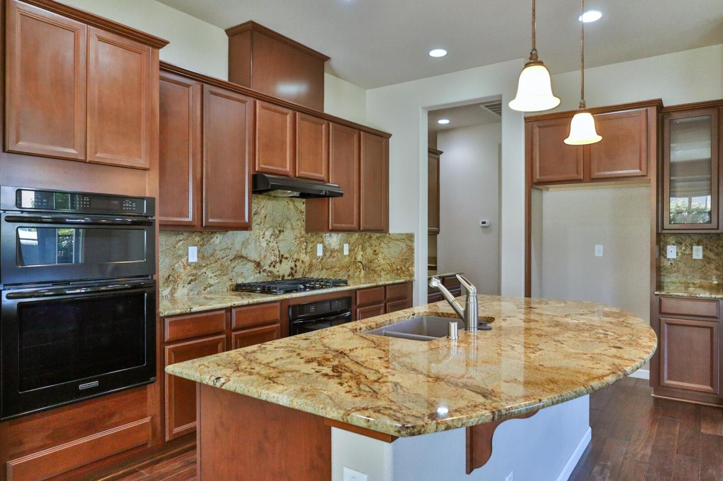 Detail Gallery Image 24 of 107 For 2690 Steeple Run Ln, Manteca,  CA 95336 - 3 Beds | 2 Baths