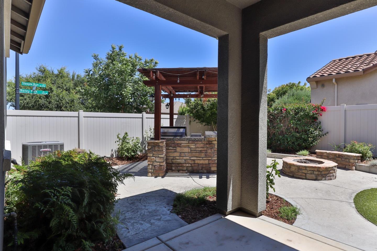 Detail Gallery Image 34 of 107 For 2690 Steeple Run Ln, Manteca,  CA 95336 - 3 Beds | 2 Baths